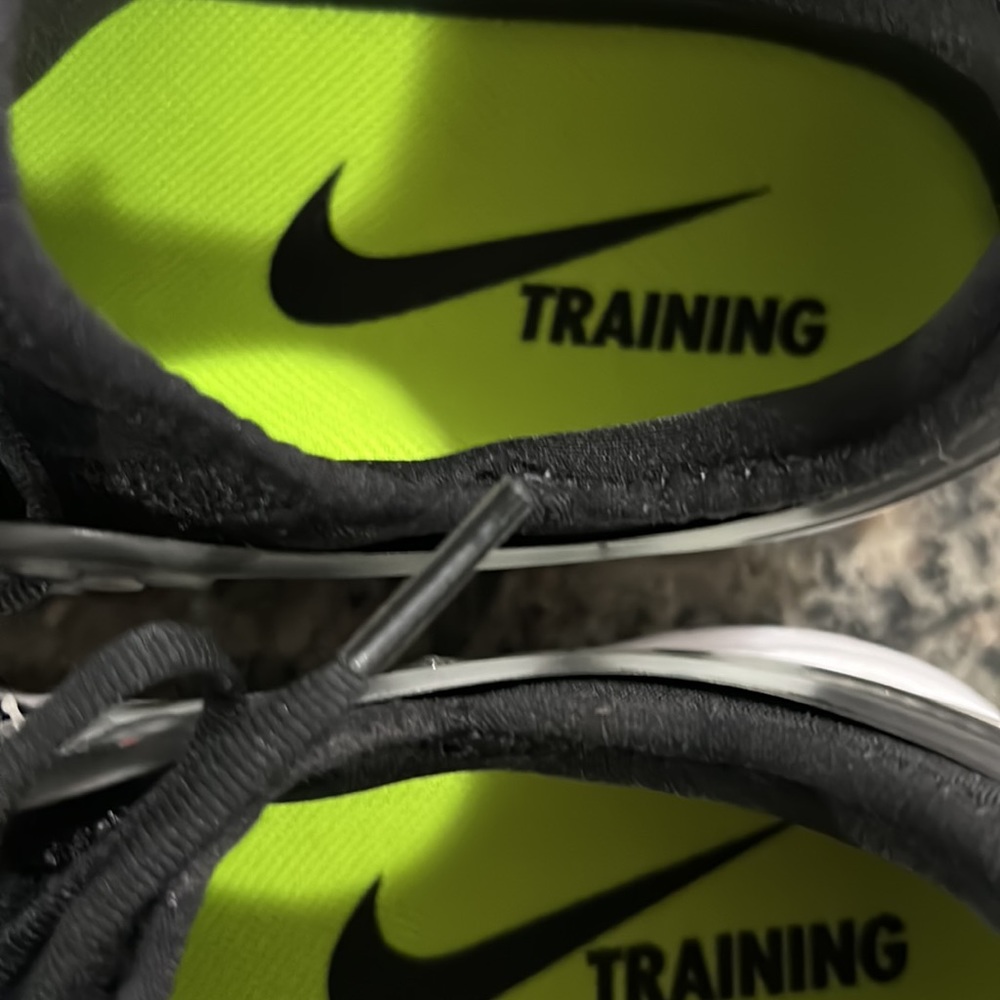 Women’s Nike training shoe - Picture 4 of 6